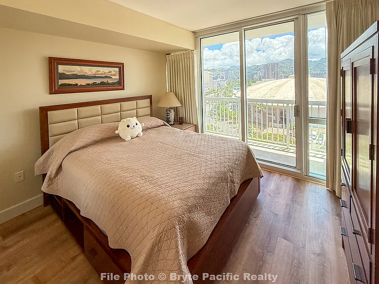 909 Kapiolani Blvd #1008 — Photo 4