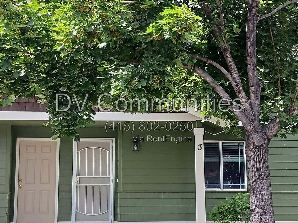 2521 NW Cedar Ave #3