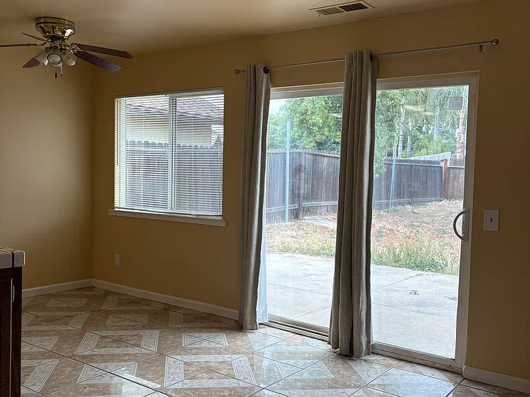4220 W Corona Ave — Photo 4