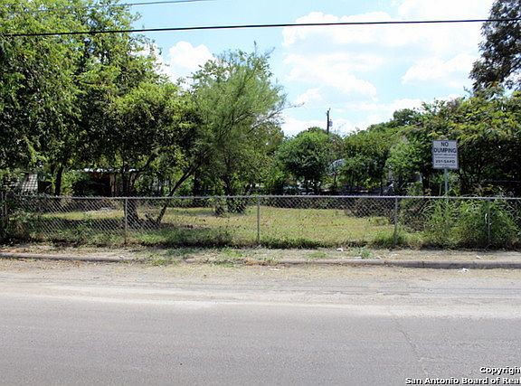 2nd image of 330 Henry St