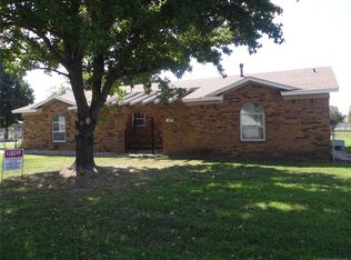 1207 SW 12th Pl, Wagoner, OK 74467