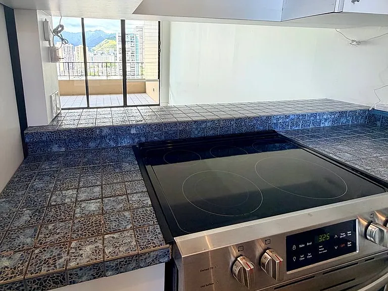 2121 Ala Wai Blvd #1702 — Photo 12