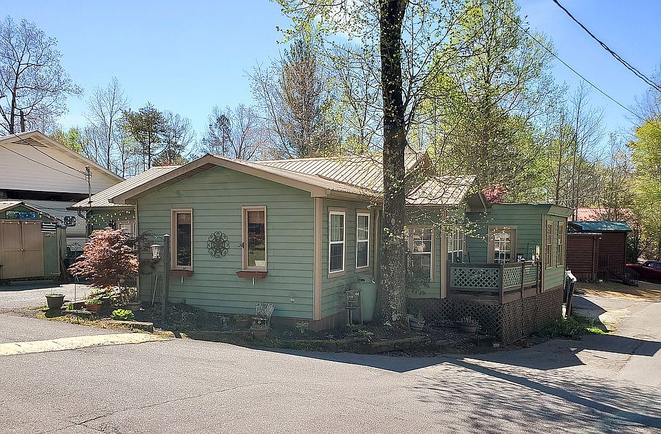 1st image of 15 Rocky Ln
