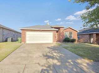 8409 Cotton Valley Ln, Arlington, TX 76002