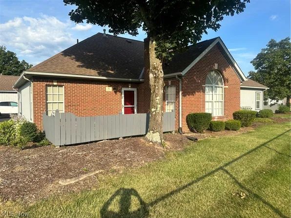 66 7th St #1-A, Dresden, OH 43821
