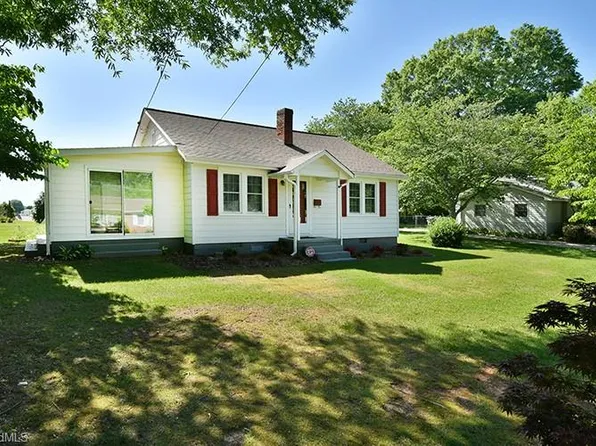 3362 Rosemont Ave, Winston Salem, NC 27127