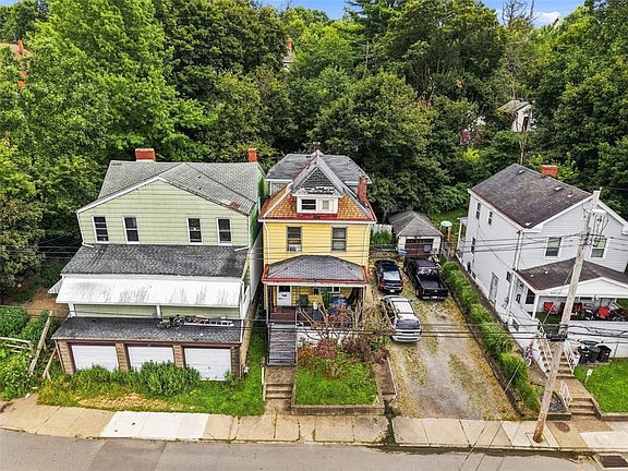 3rd image of 330 Woodward Ave