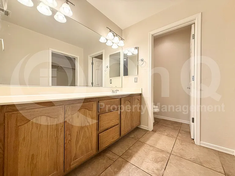 10225 W Camelback Rd #11 — Photo 18