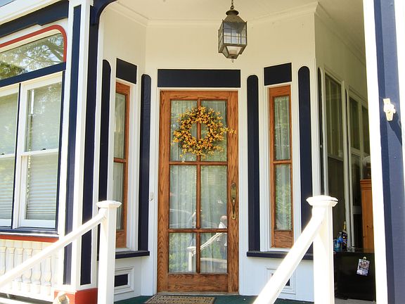 Private Entryway
