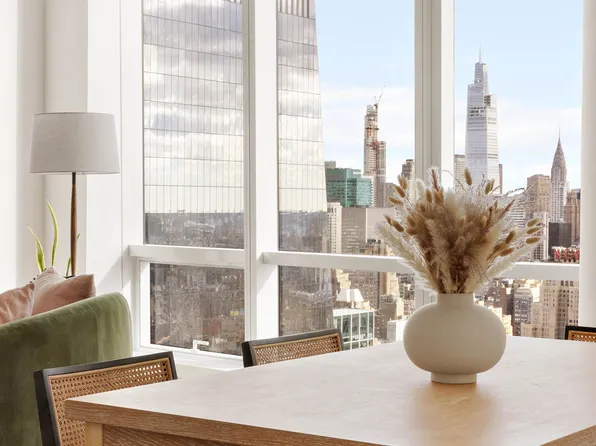 15 Hudson Yards image 2 of 16