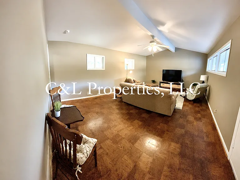256 Sherwood Dr — Photo 4