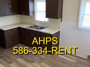 23138 Tuscany Ave, Eastpointe, MI 48021