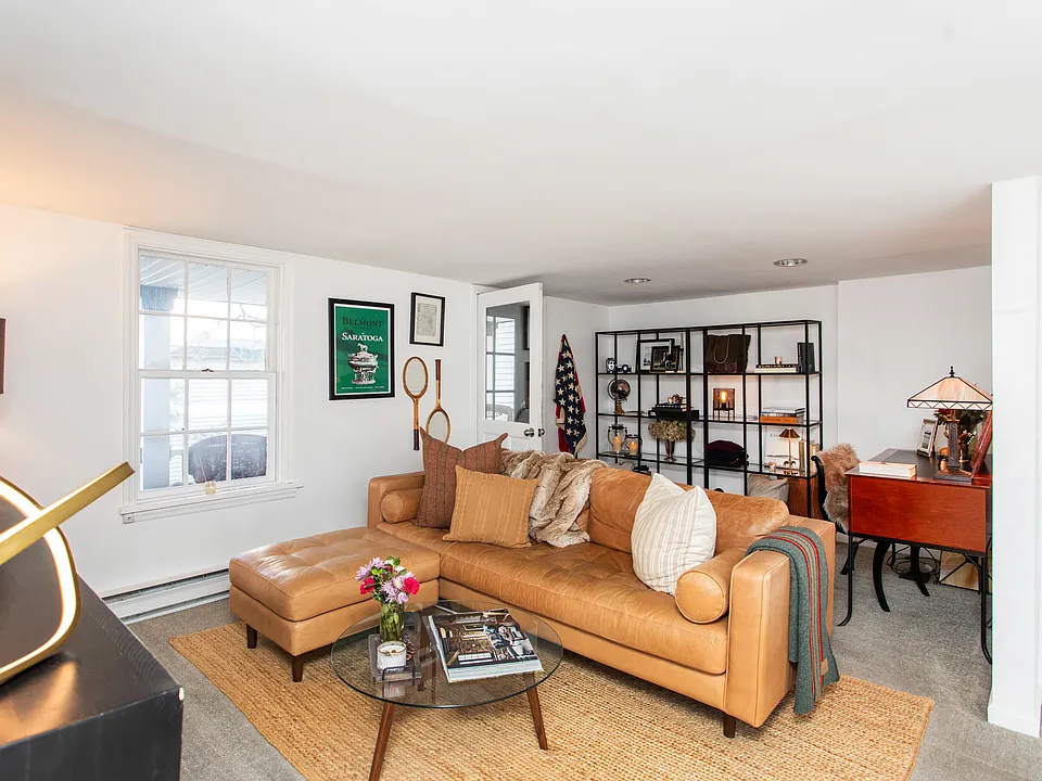 590 N Broadway #2