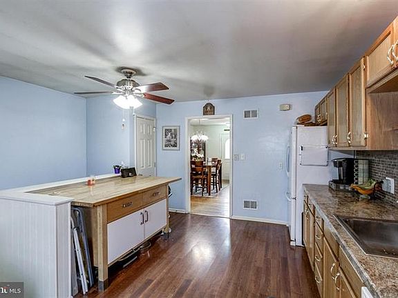 5th image of 1820 Walter Dr