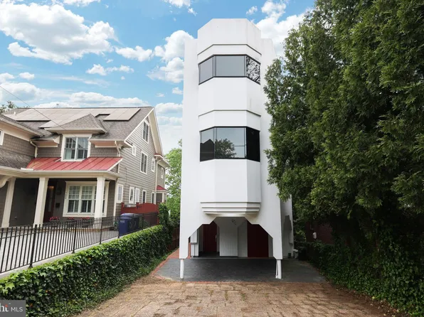 1452 Foxhall Rd NW, Washington, DC 20007