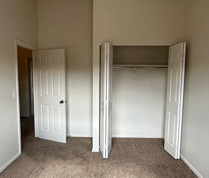 826 London Green Way — Photo 18