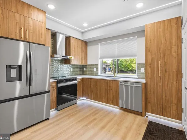 1413 N 8th St #2, Philadelphia, PA 19122