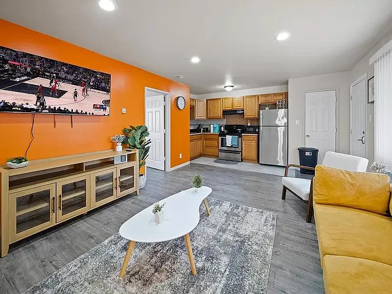 Ferndale Apartments 1 — Photo 1