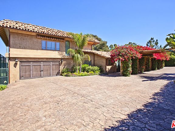 3rd image of 6574 Dume Dr