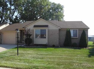 29160 Eastrose St, Roseville, MI 48066