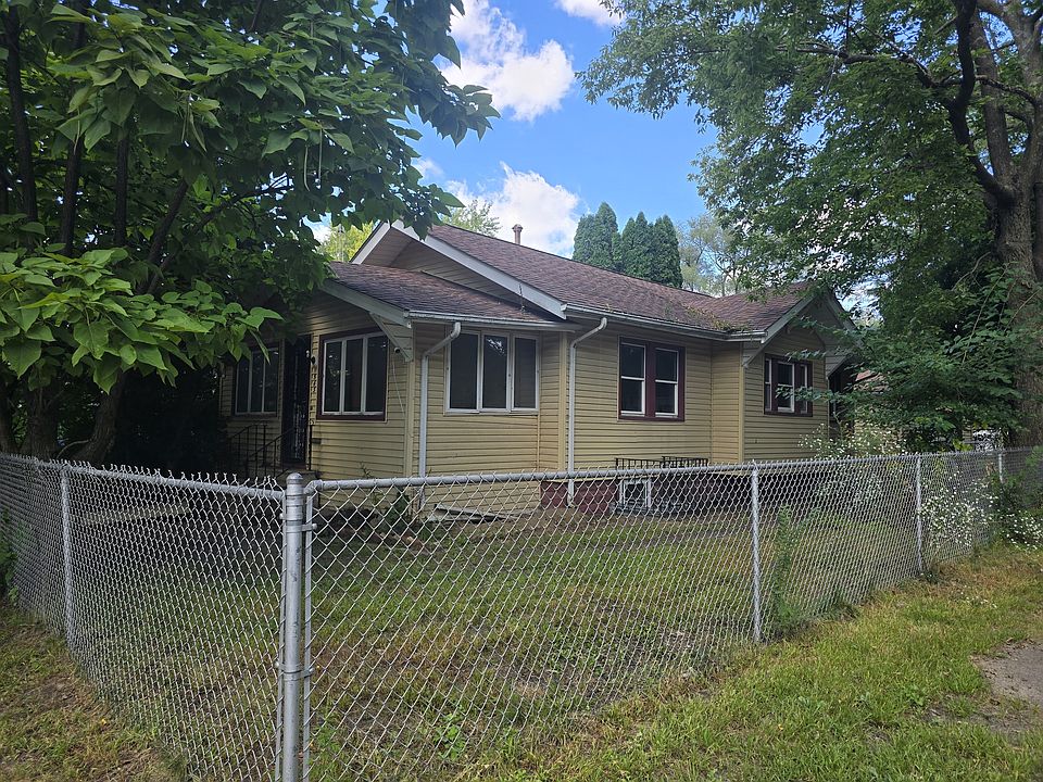 1st image of 543 Sumner St