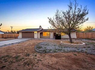 10811 Navajo Rd, Apple Valley, CA 92308