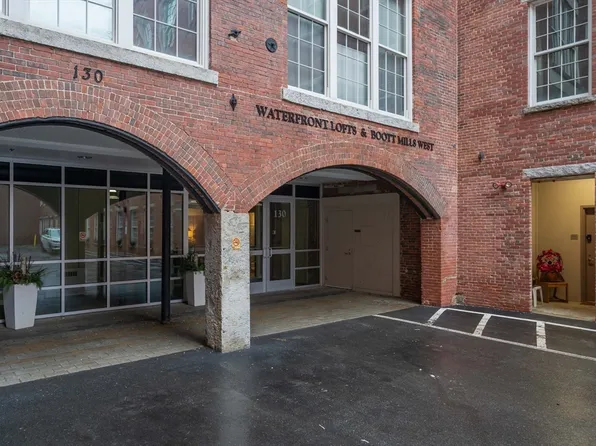 130 John St Unit 205, Lowell, MA 01852