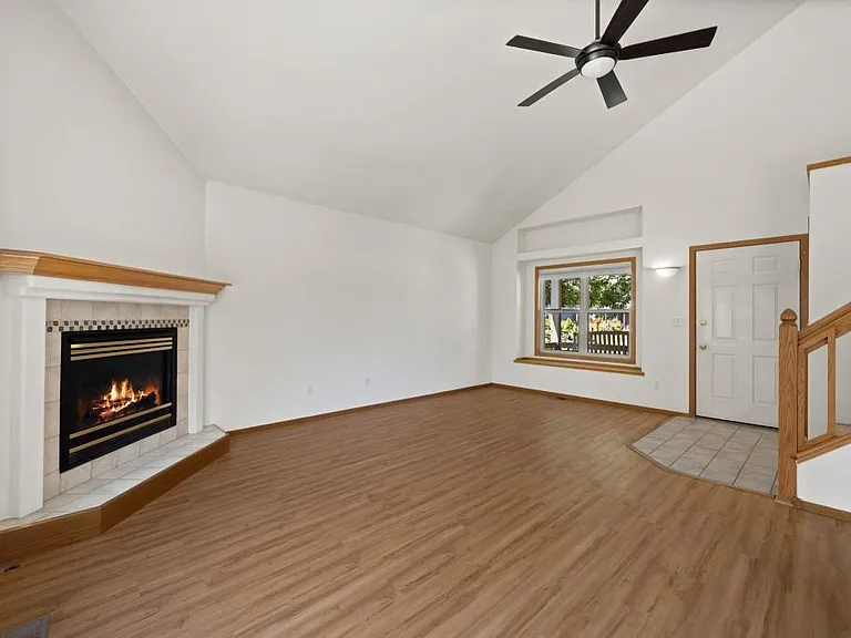 2456 Mary Beth Ct — Photo 5