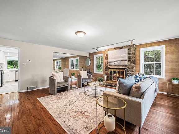 4th image of 109 Westminster Dr