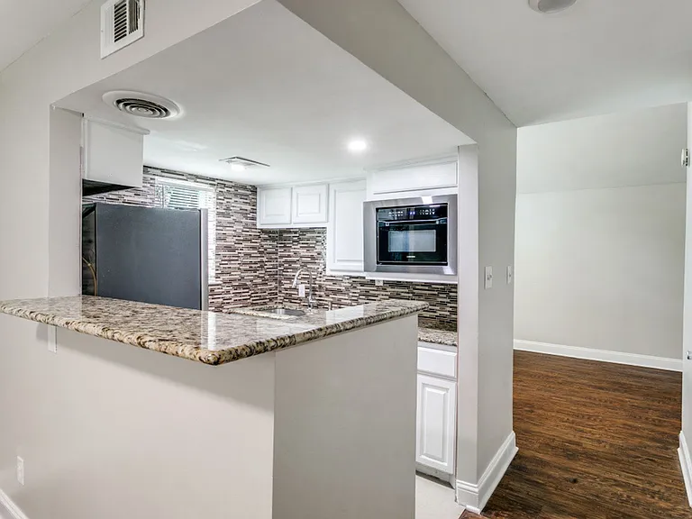 4023 N Hall St #206 — Photo 4
