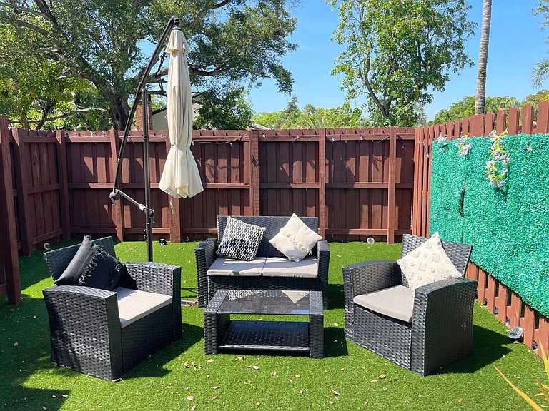 6843 NW 29th Ave — Photo 4