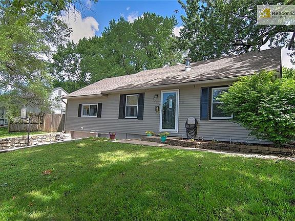 3rd image of 2714 Hagemann St