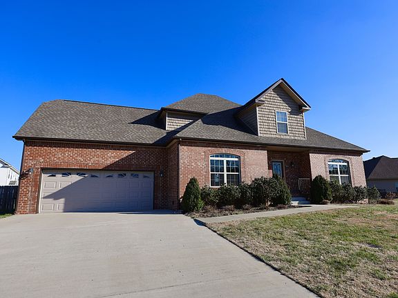 3rd image of 309 Ellington Dr