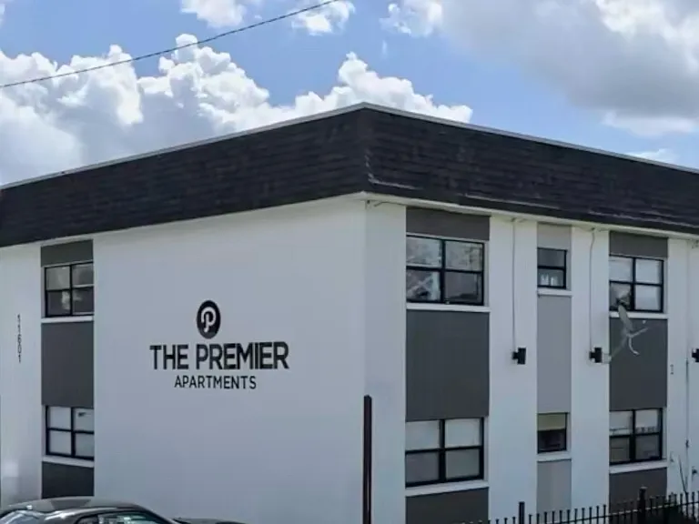 Premier Apartments — Photo 6