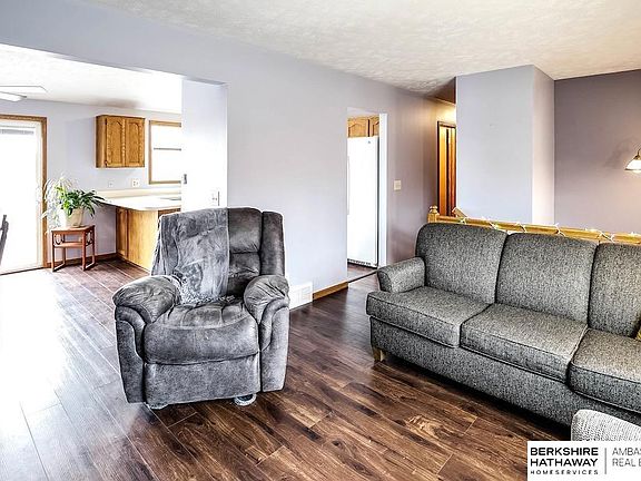 5th image of 15210 Rock Creek Dr