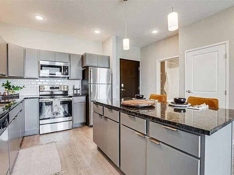 Maven Apartments — Photo 3