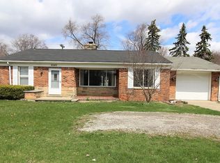2540 W Walton Blvd, Waterford, MI