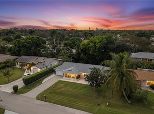 939 Bluebird St, Naples, FL 34104