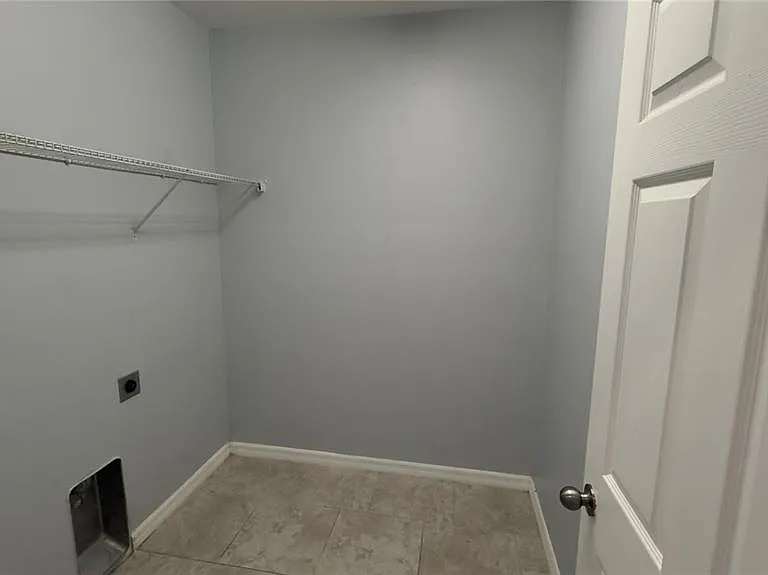 2462 Addison Creek Dr — Photo 10