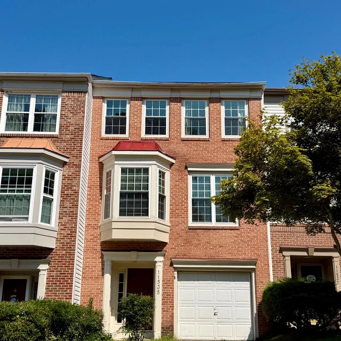 3 bed, 4.0 bath, 2184 sqft, $2,995 — Photo 1