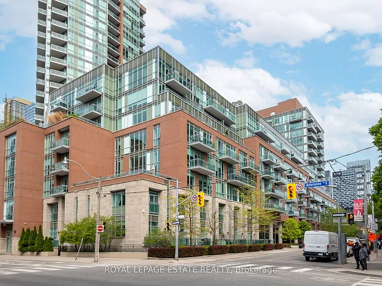 112 George St S #S711 — Photo 1