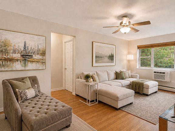 2nd image of 420 W Aldine Ave APT 222
