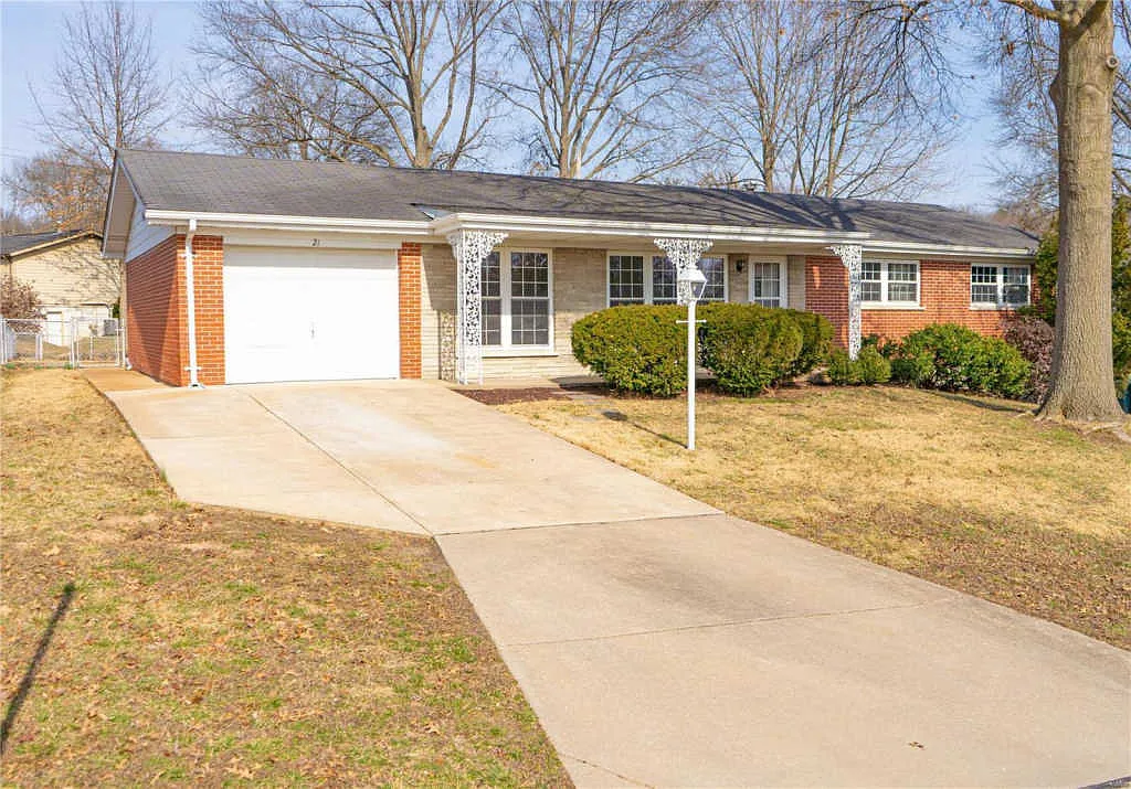 21 Fircrest Ln photo 1