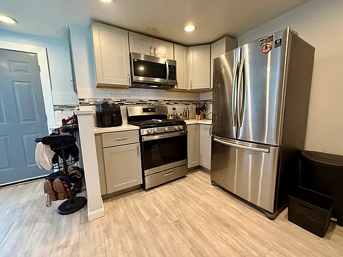 19 Clinton St #A Photo 1