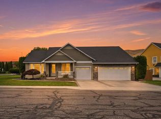 1355 Jonagold Dr, Richland, WA 99352