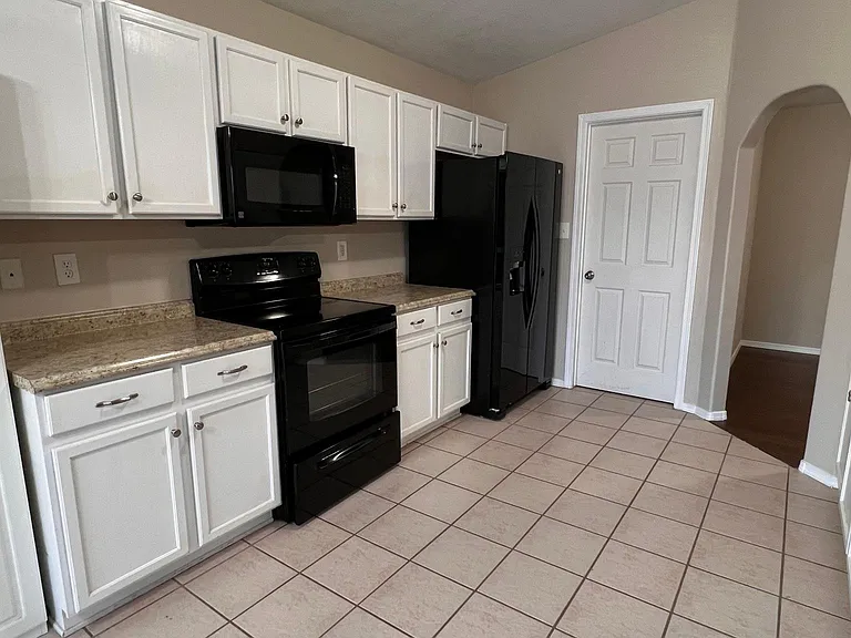 6432 Freemont Hills Loop NE — Photo 13