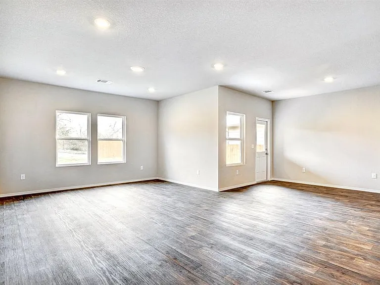 5905 Brocade Dr — Photo 7