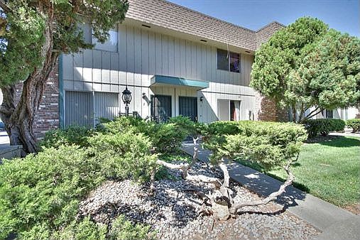 1st image of 490 Edgewood Dr APT 2