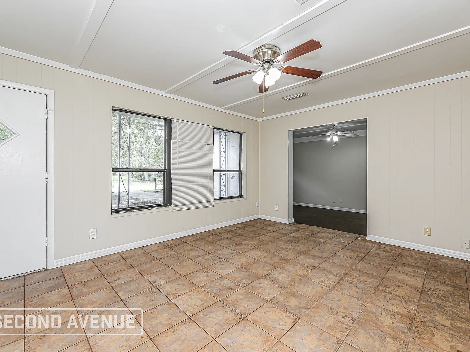 3 bed, 2.0 bath, 1325 sqft, $1,350 — Photo 3