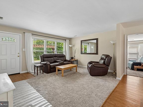 3rd image of 14376 Pine Ln